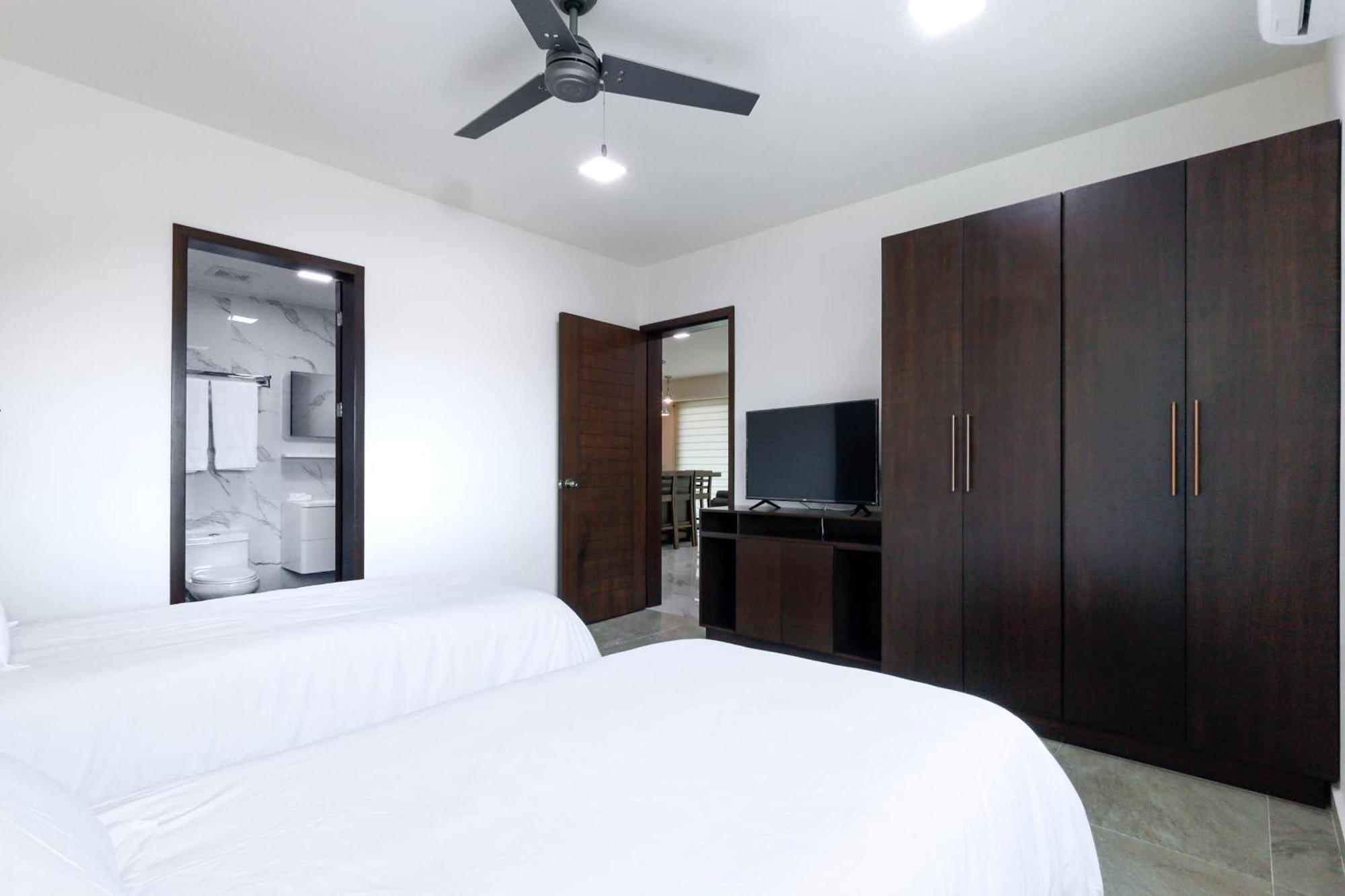 La Poza Suites Isla Mujeres Exteriör bild